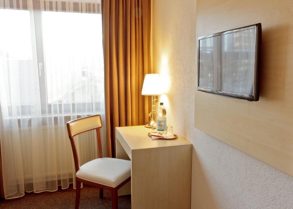 Hotel Ganita Weil Am Rhein Szoba fotó